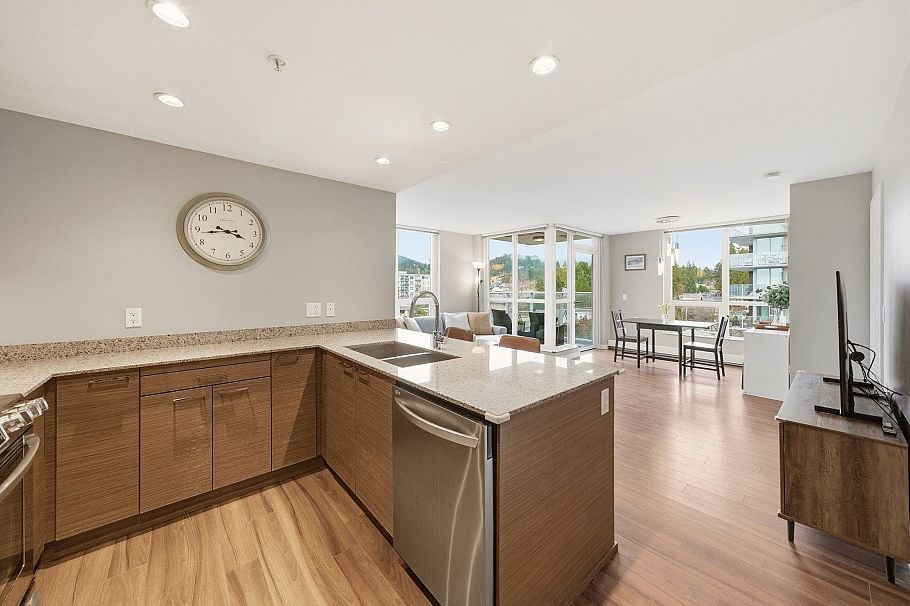 705 135 E 17th Street North Vancouver, BC - 9