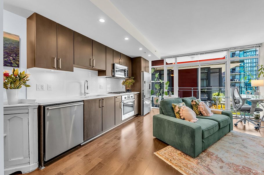 610 88 W 1st Avenue Vancouver, BC - 2