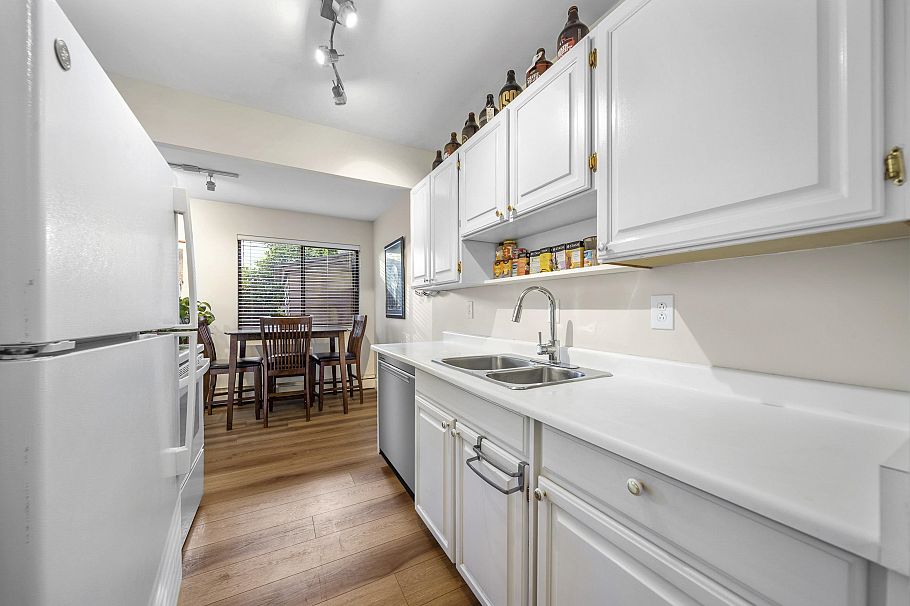 101 2935 Spruce Street Vancouver, BC - 15
