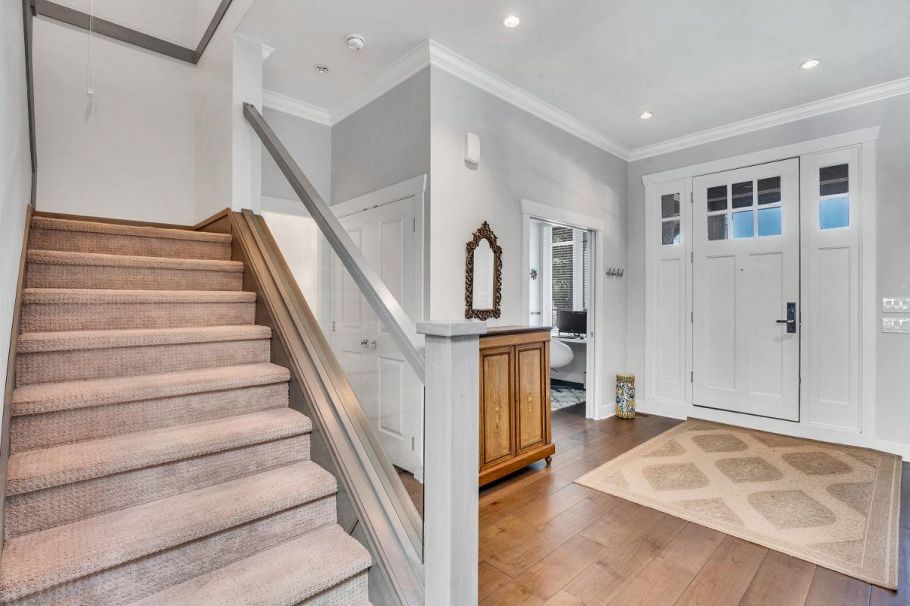 738 E 13th Street North Vancouver, BC - 13