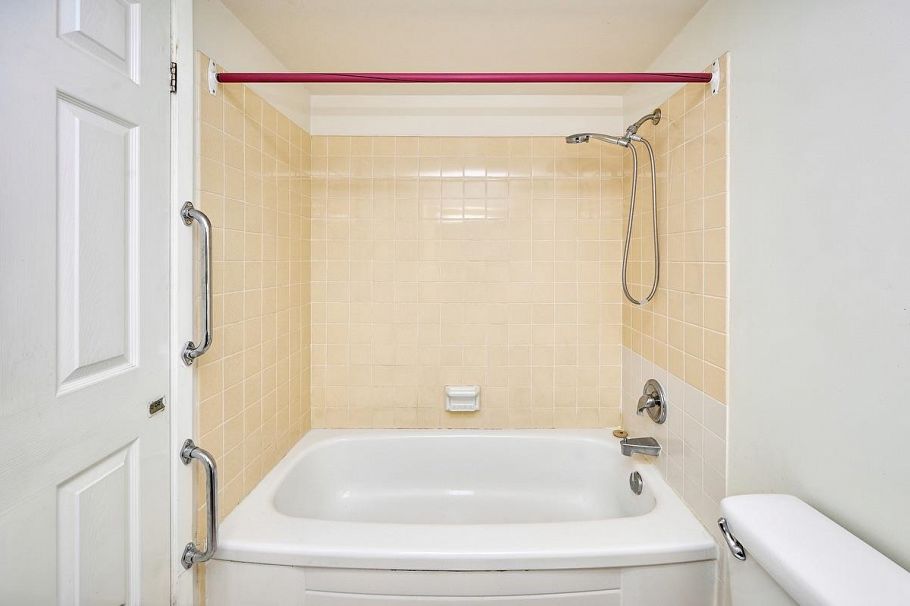 307 1146 Harwood Street Vancouver, BC - 14