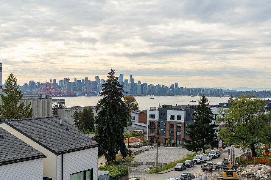 228 650 E 2nd Street North Vancouver, BC - 25
