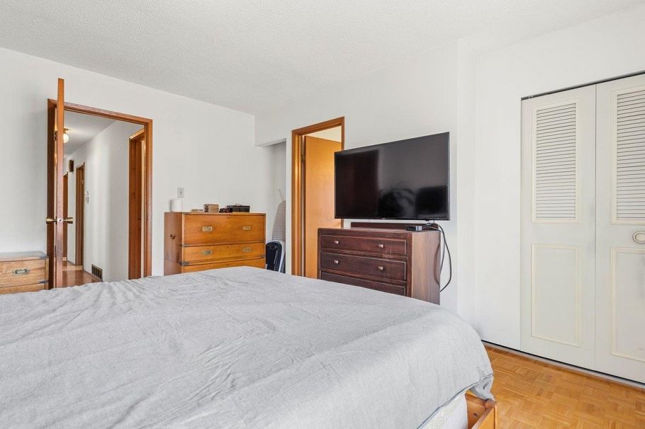 7611 Oak Street Vancouver, BC - 17