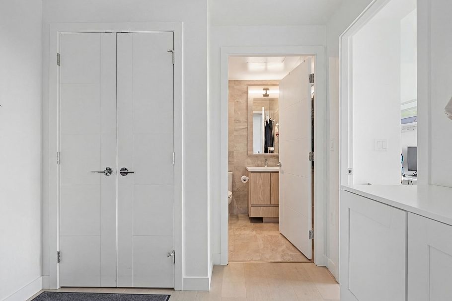 606 4240 Cambie Street Vancouver, BC - 3