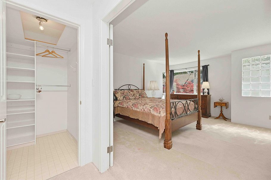 5 1925 Indian River Crescent North Vancouver, BC - 17