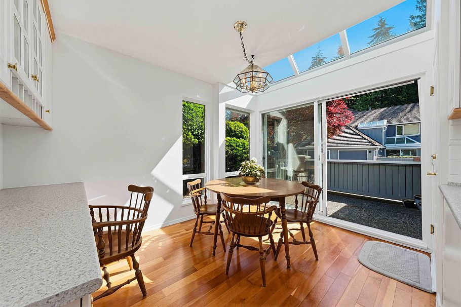 5 1925 Indian River Crescent North Vancouver, BC - 9