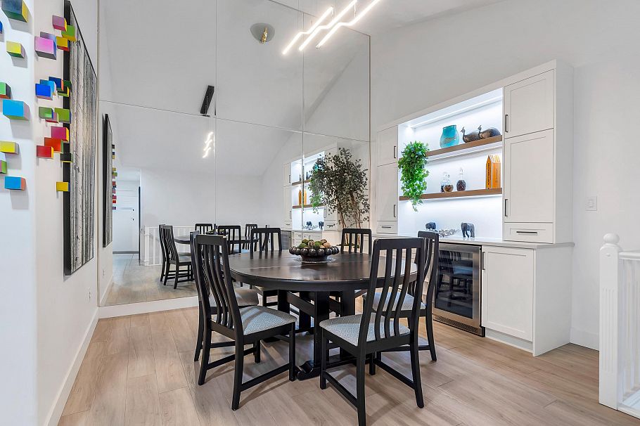 1102 Strathaven Drive North Vancouver, BC - 8
