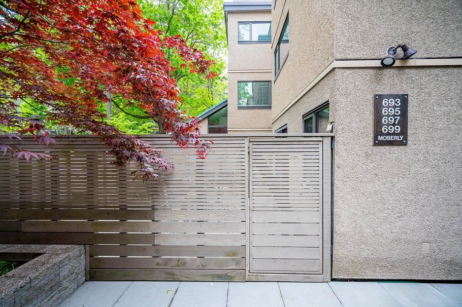 697 Moberly Road Vancouver, BC - 34