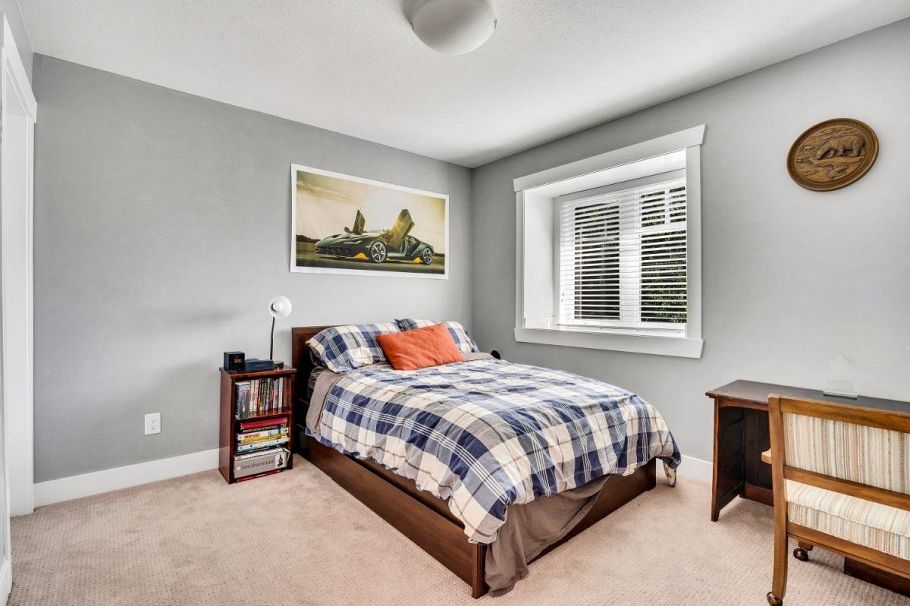 738 E 13th Street North Vancouver, BC - 17