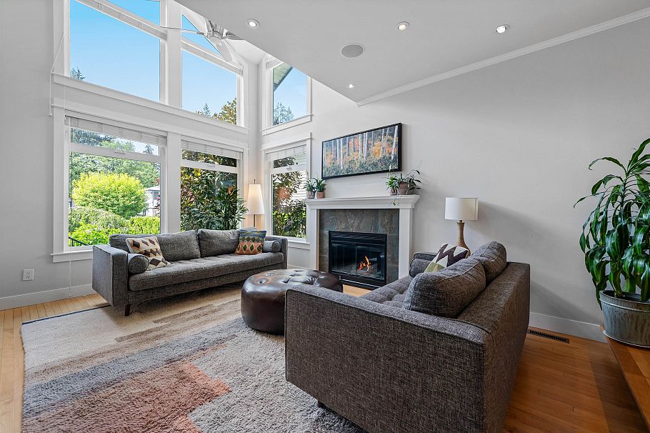 1690 Cascade Court North Vancouver, BC - 3