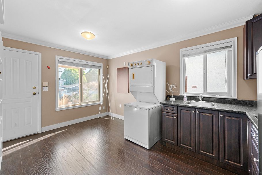 104 E 63rd Avenue Vancouver, BC - 30