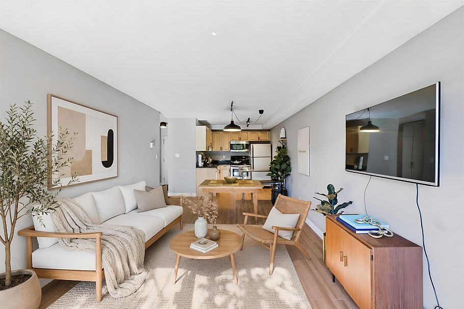 108 251 W 4th Street North Vancouver, BC - 1