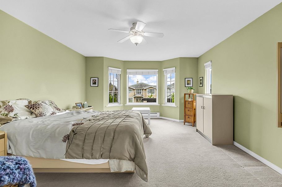 332 E 12th Street North Vancouver, BC - 28