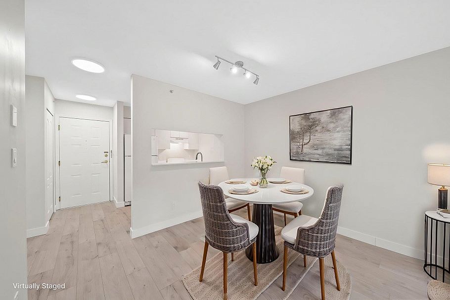 311 3489 Ascot Place Vancouver, BC - 2