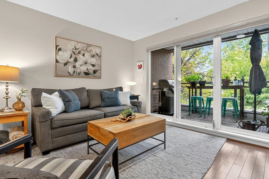 206 2096 W 46th Avenue Vancouver, BC - 2