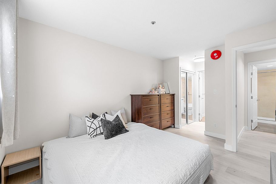 206 3668 Rae Avenue Vancouver, BC - 17