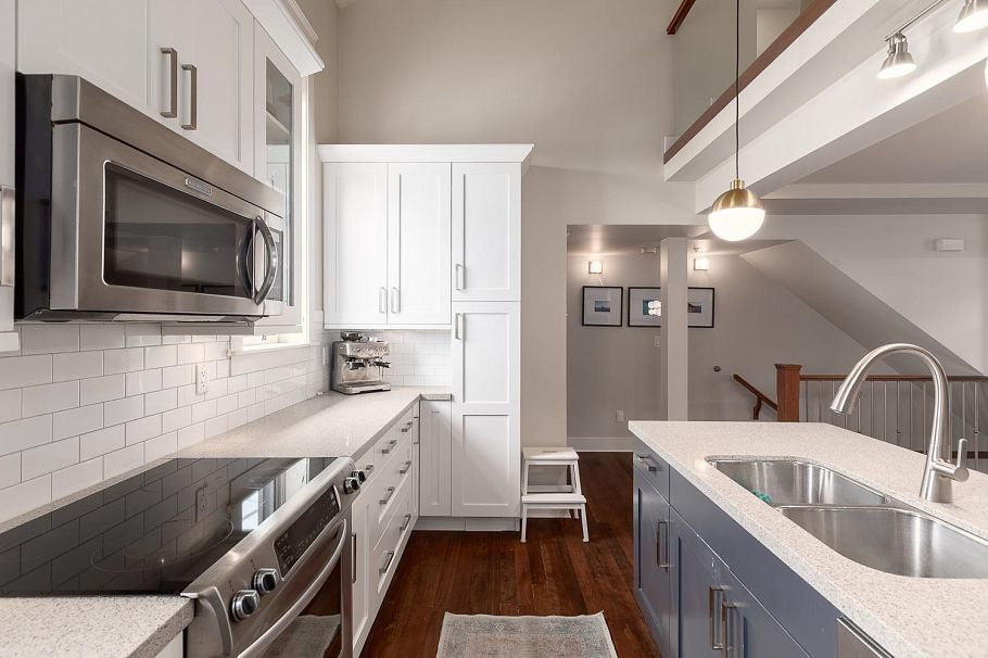1077 Salsbury Drive Vancouver, BC - 16
