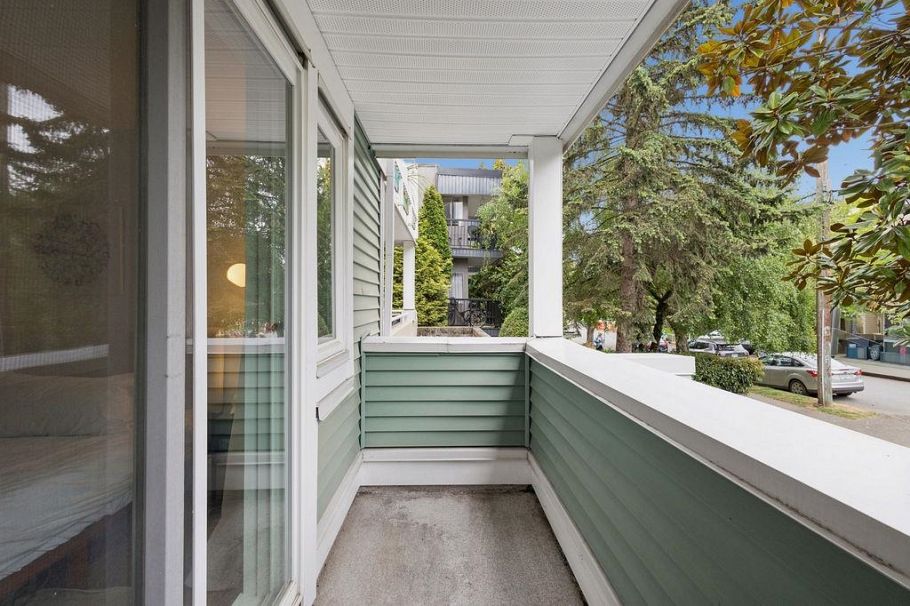 2 1949 W 8th Avenue Vancouver, BC - 17