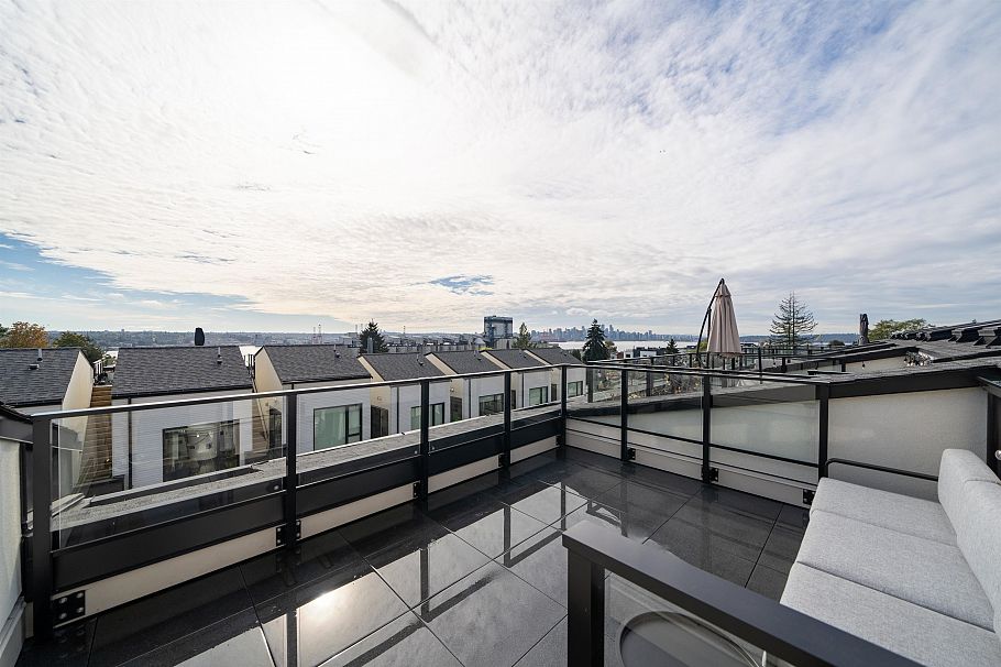 228 650 E 2nd Street North Vancouver, BC - 1