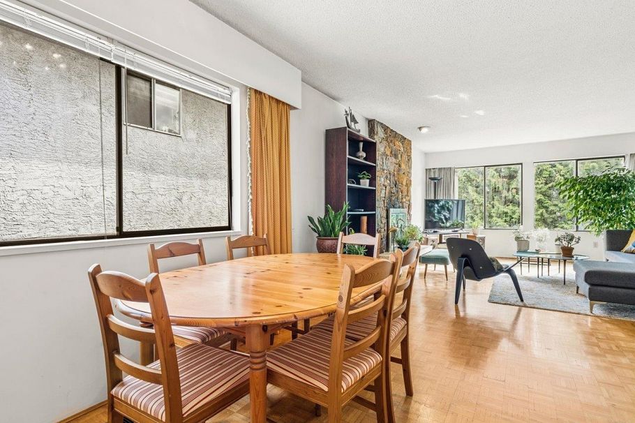 7611 Oak Street Vancouver, BC - 7
