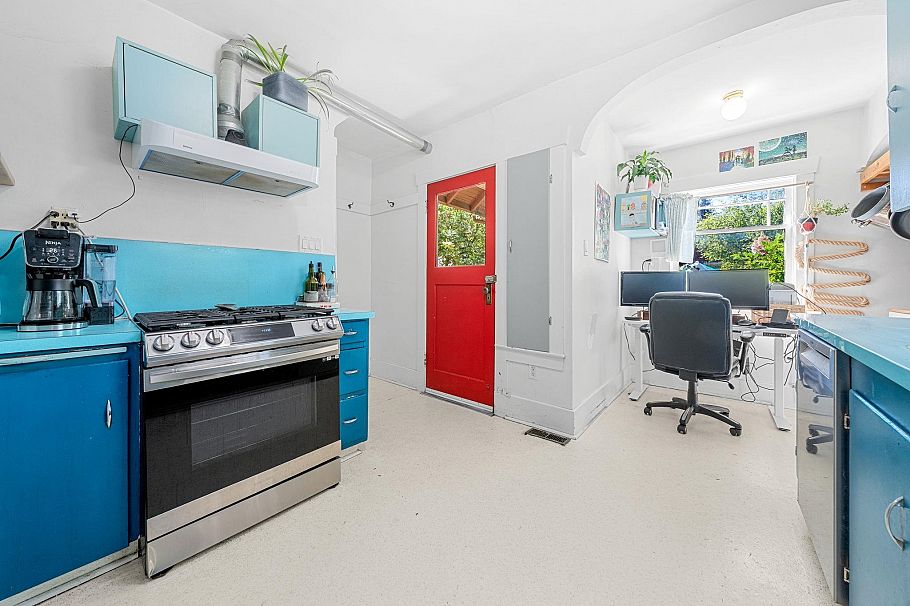3218 W 6th Avenue Vancouver, BC - 7