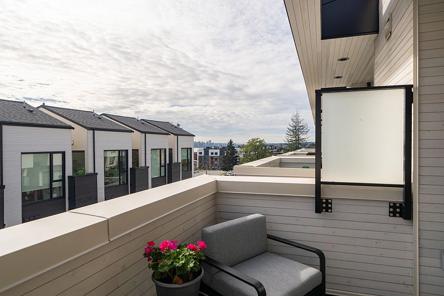 228 650 E 2nd Street North Vancouver, BC - 14