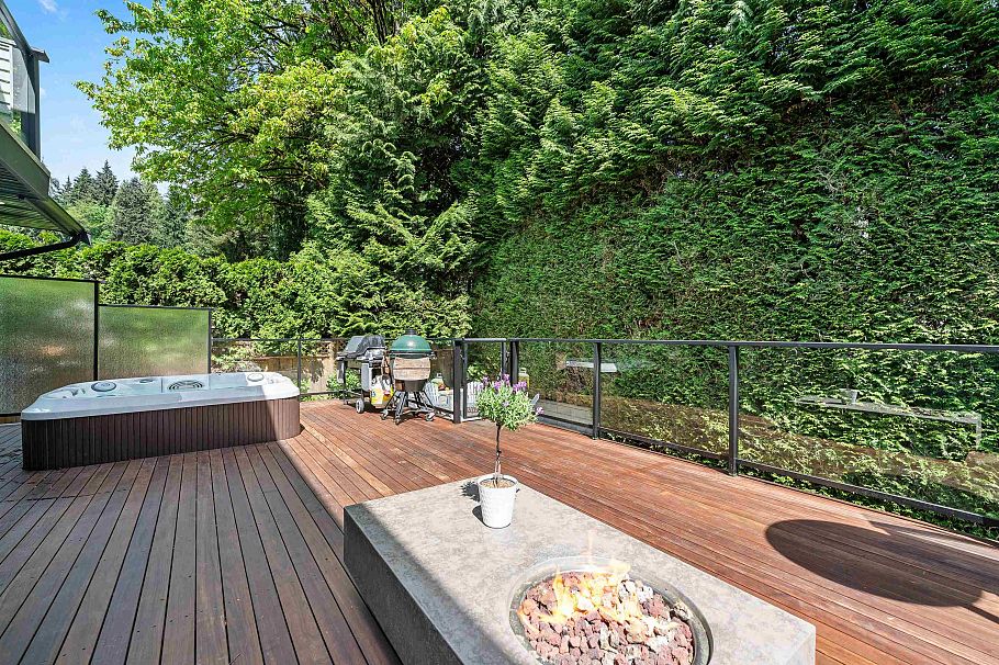 1690 Cascade Court North Vancouver, BC - 32