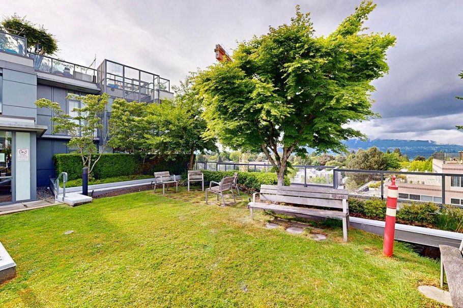 865 2080 W Broadway Vancouver, BC - 4