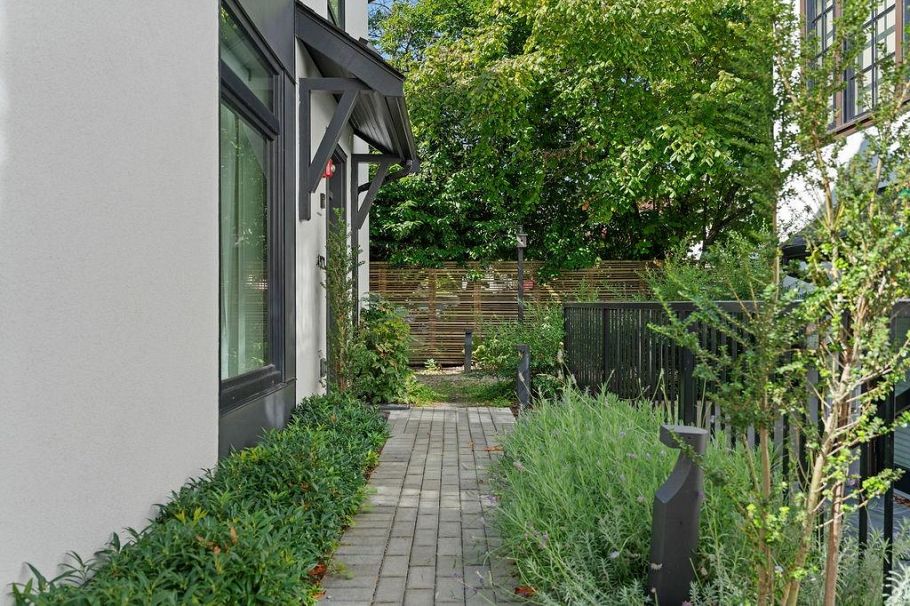 4921 Larch Street Vancouver, BC - 14