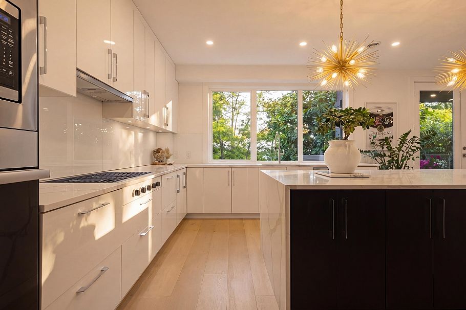 919 E 4th Street North Vancouver, BC - 11