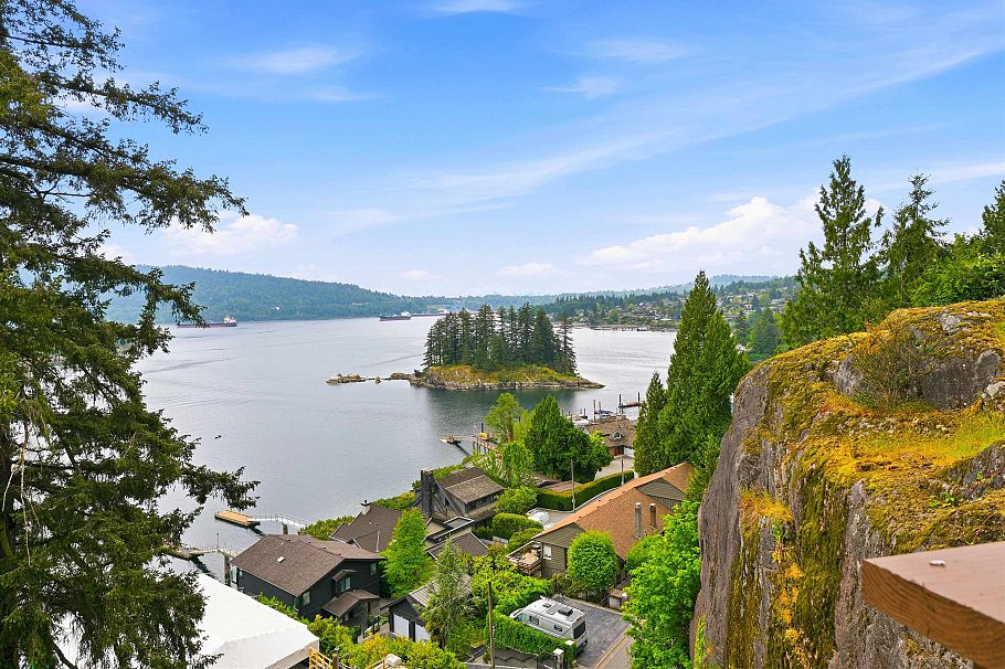 1584 Look Out Point North Vancouver, BC - 38