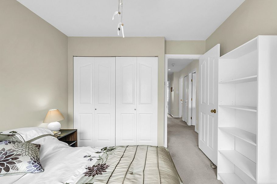 332 E 12th Street North Vancouver, BC - 23