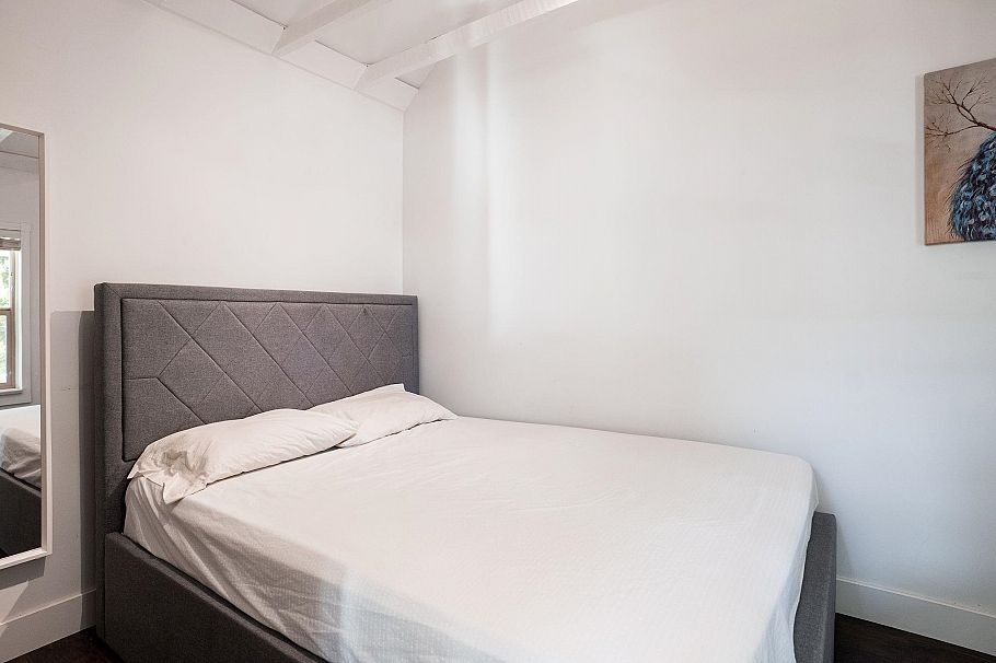 3015 Royal Avenue North Vancouver, BC - 14