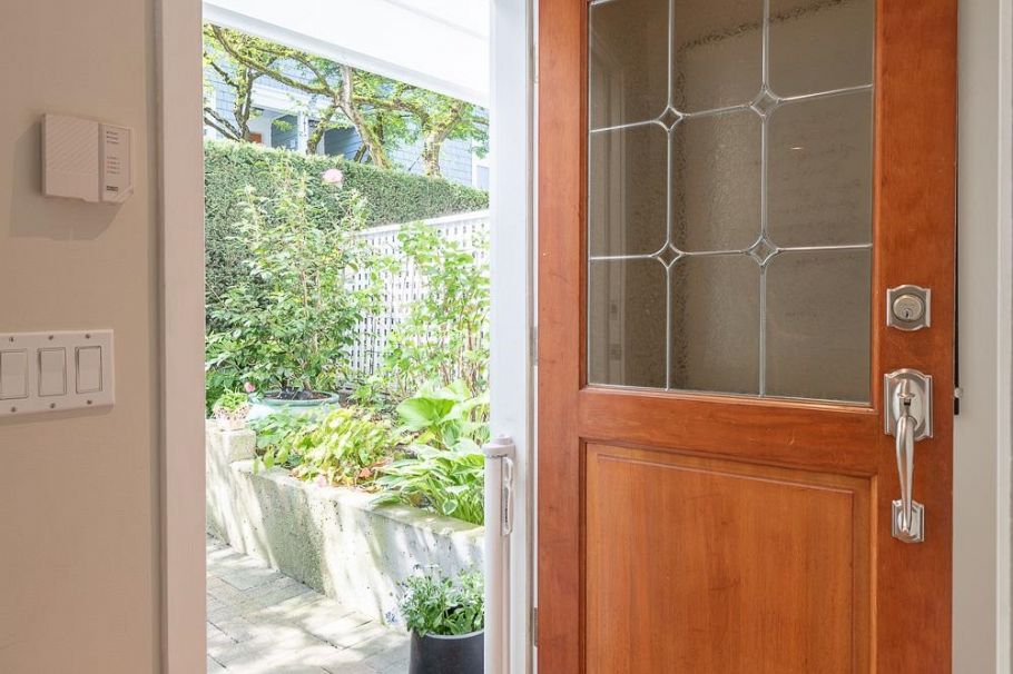 106 675 W 7th Avenue Vancouver, BC - 2