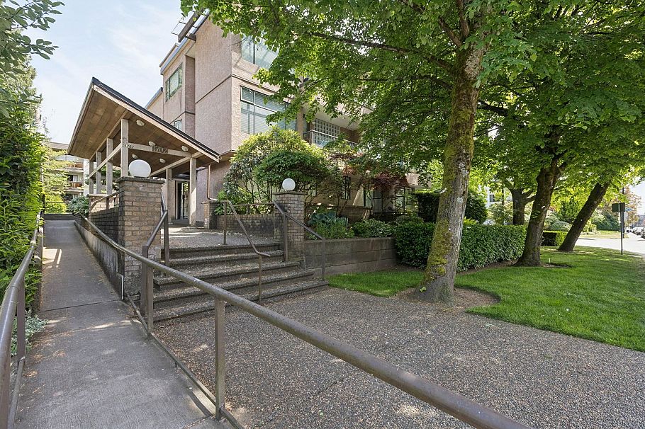 303 1702 Chesterfield Avenue North Vancouver, BC - 38