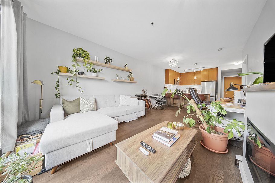 205 1330 Marine Drive North Vancouver, BC - 6