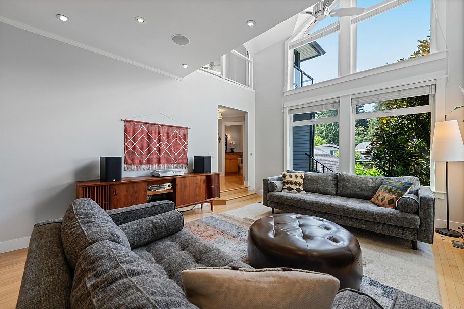 1690 Cascade Court North Vancouver, BC - 7