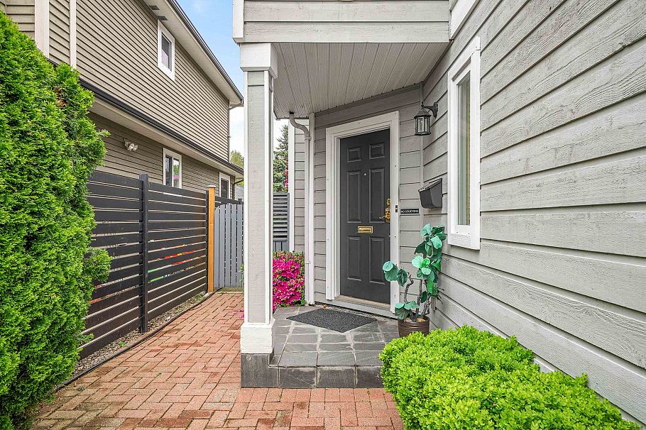 332 E 12th Street North Vancouver, BC - 4