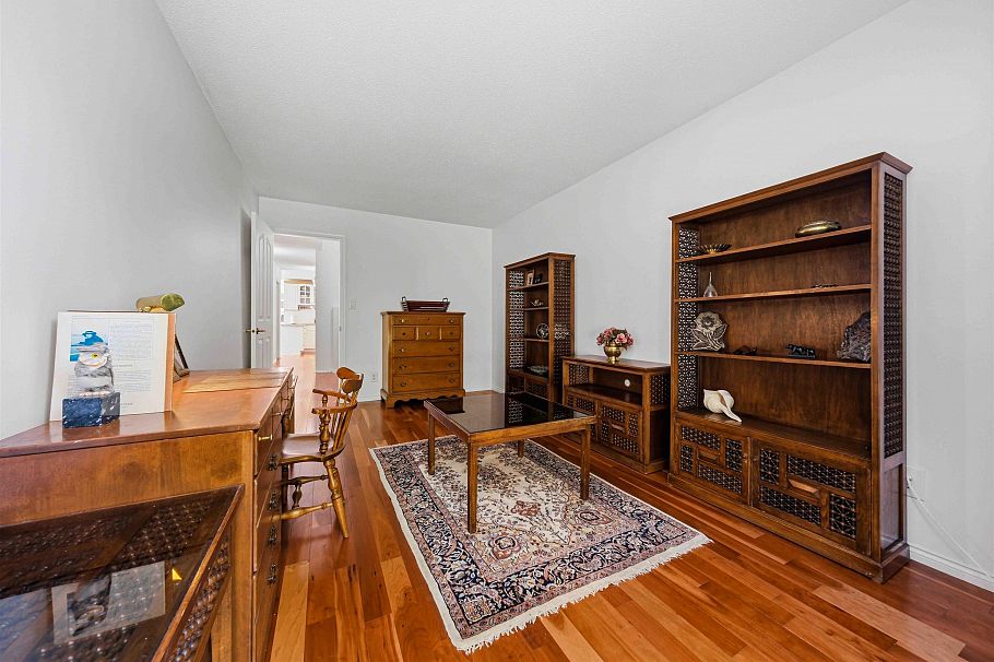 5 1925 Indian River Crescent North Vancouver, BC - 18