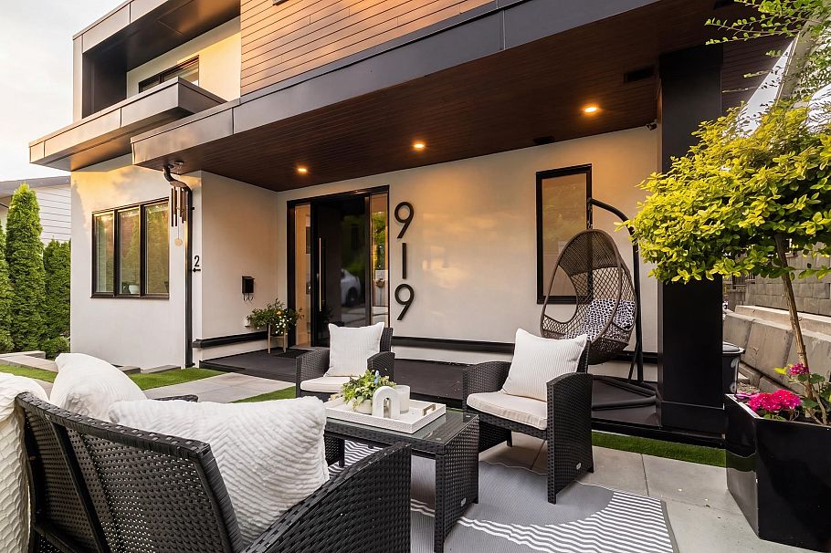 919 E 4th Street North Vancouver, BC - 2