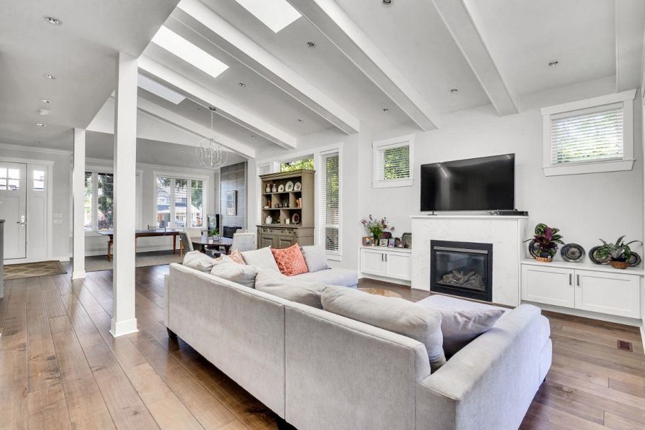 738 E 13th Street North Vancouver, BC - 8