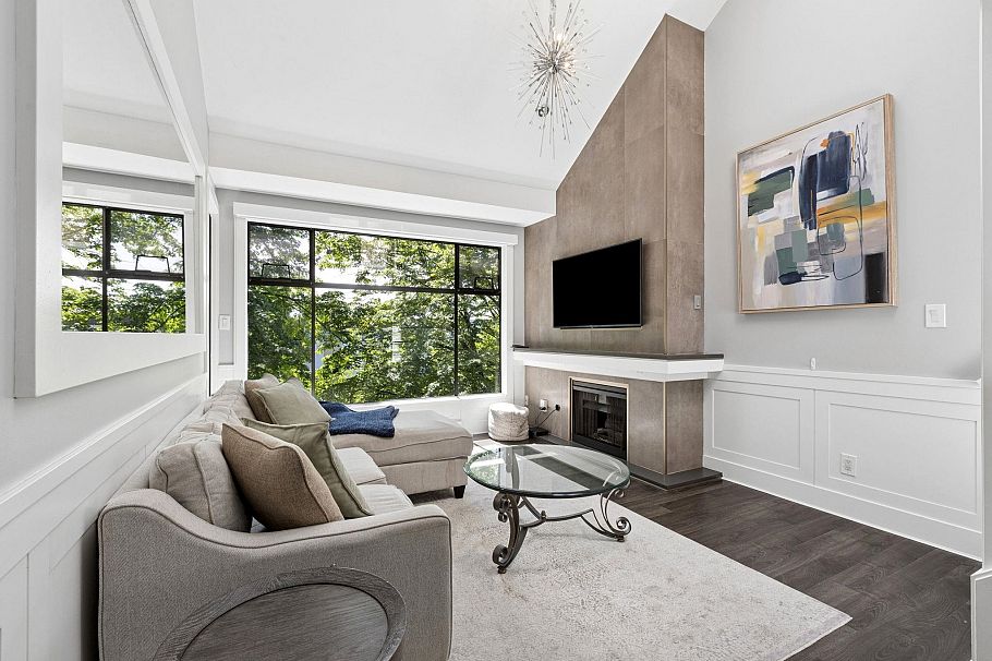 303 1702 Chesterfield Avenue North Vancouver, BC - 4