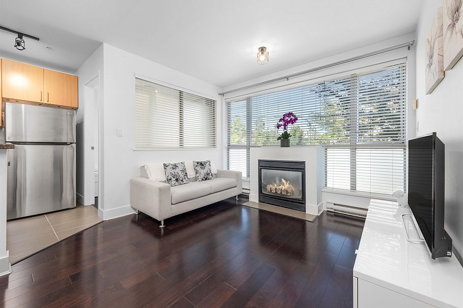 204 2680 Arbutus Street Vancouver, BC - 2