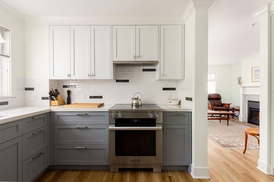 4490 W 8th Avenue Vancouver, BC - 5