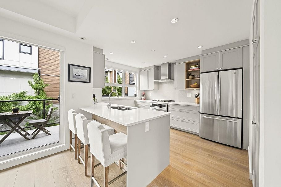 7 856 Orwell Street North Vancouver, BC - 3