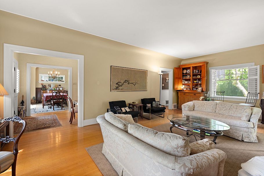 5662 Laburnum Street Vancouver, BC - 5
