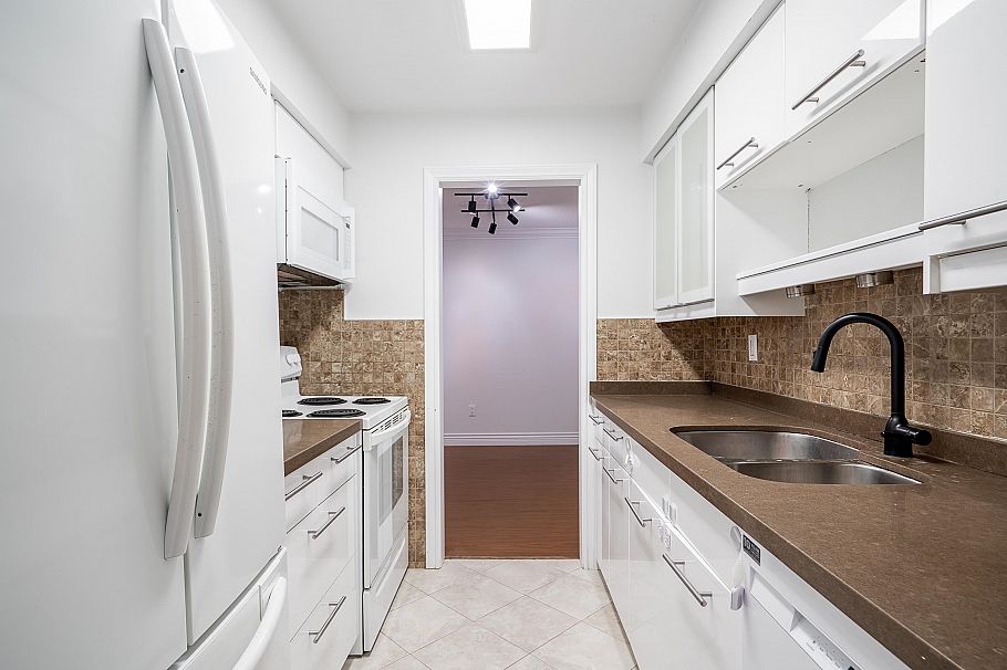 301 2320 W 40th Avenue Vancouver, BC - 11