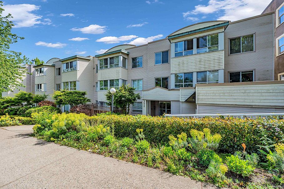 202 3624 Fraser Street Vancouver, BC - 2