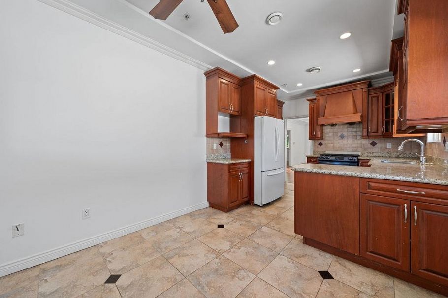 5388 Sherbrooke Street Vancouver, BC - 13