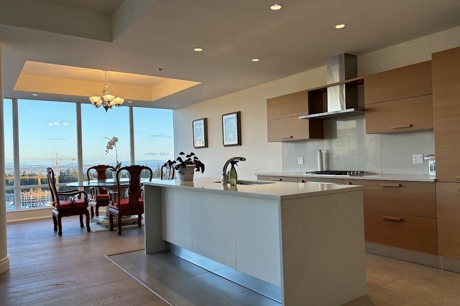 1501 5838 Berton Avenue Vancouver, BC - 5